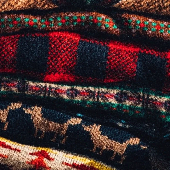 Knit Fast Enamel Pin - Picture 4 of 5